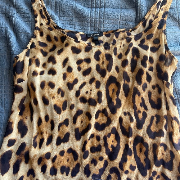 Gently used leopard Escada top - Picture 3 of 3